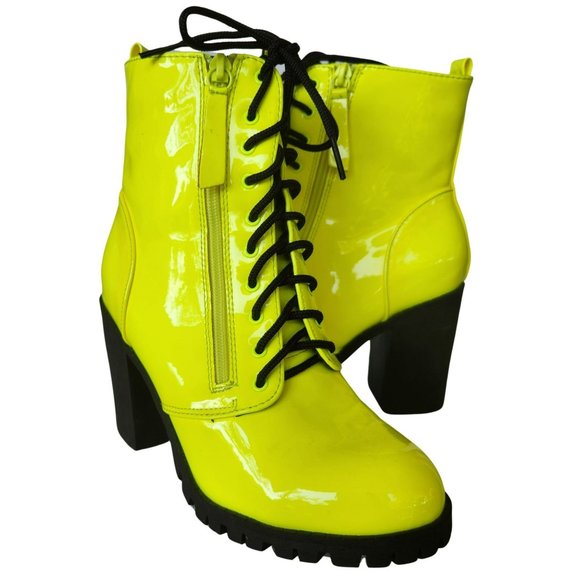 TOP MODA Ankle Boot Patent Neon Yellow Vegan Leather Lug Sole Stacked Heel Sz. 7 - Picture 1 of 7